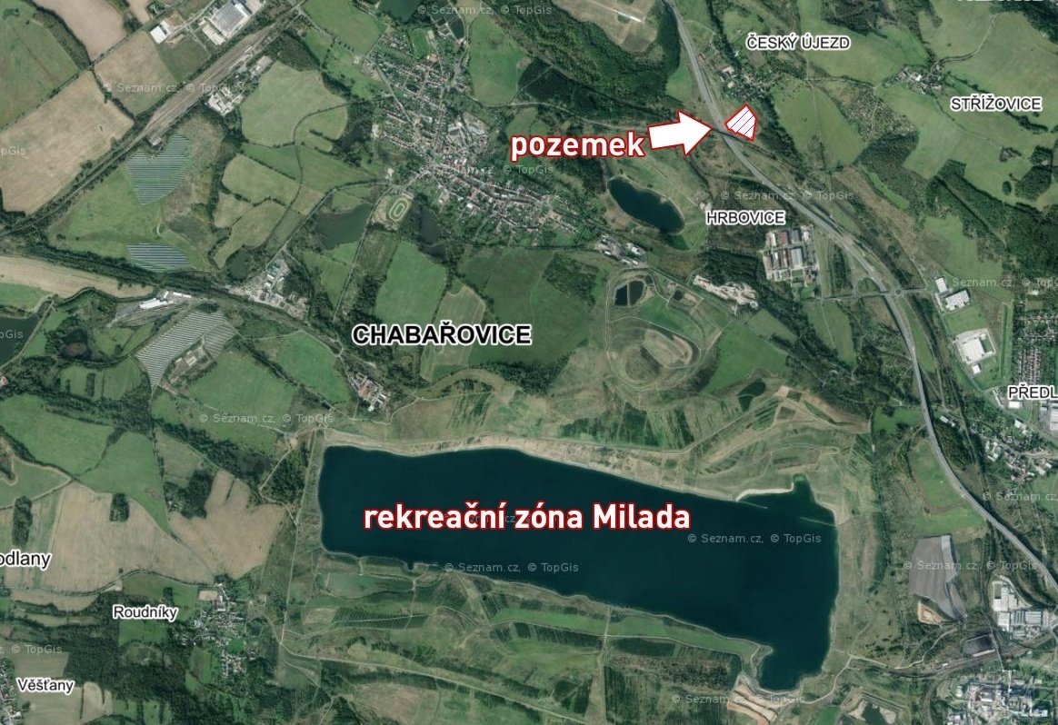 Prodám pozemek u dálnice D8, 29 360m2, cena 238Kč/m2