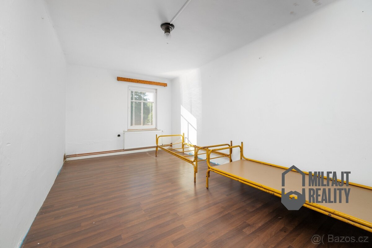 Prodej pozemku 36.850 m², Hamr na Jezeře - Břevniště