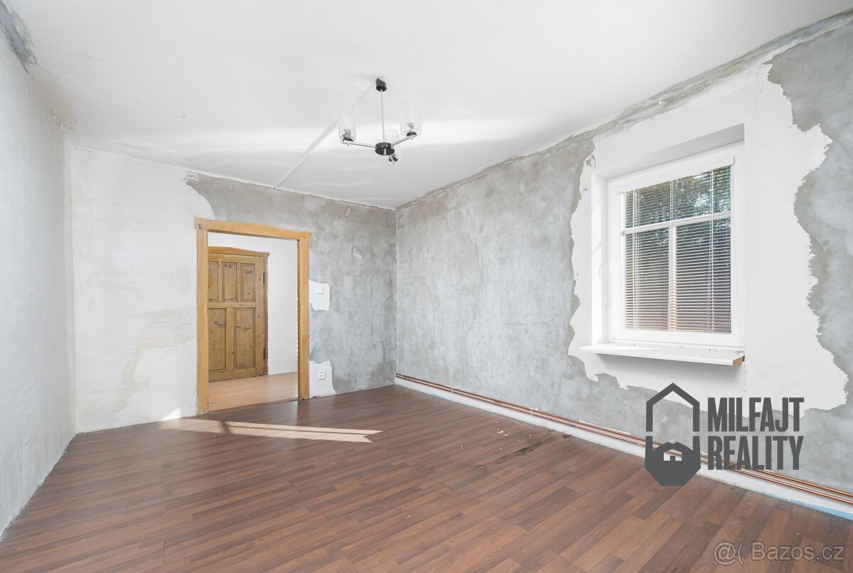 Prodej pozemku 36.850 m², Hamr na Jezeře - Břevniště