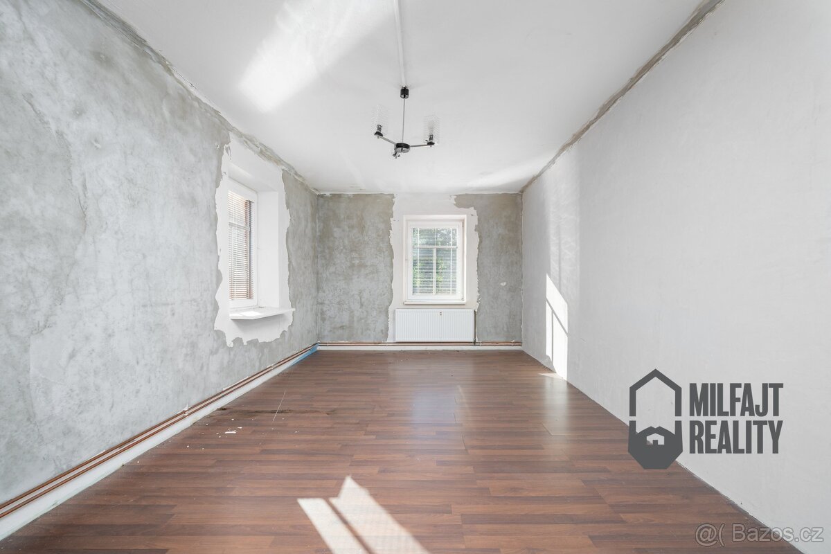 Prodej pozemku 36.850 m², Hamr na Jezeře - Břevniště