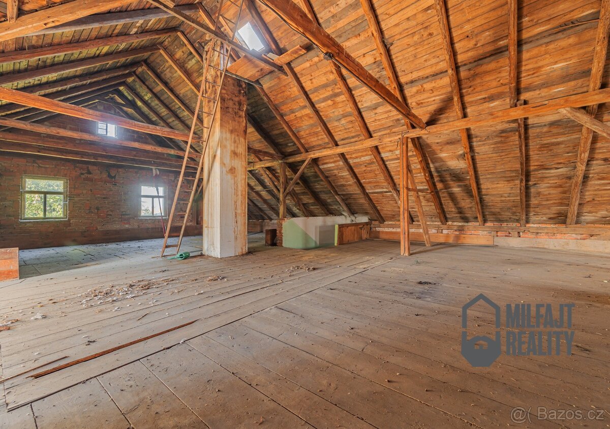 Prodej pozemku 36.850 m², Hamr na Jezeře - Břevniště