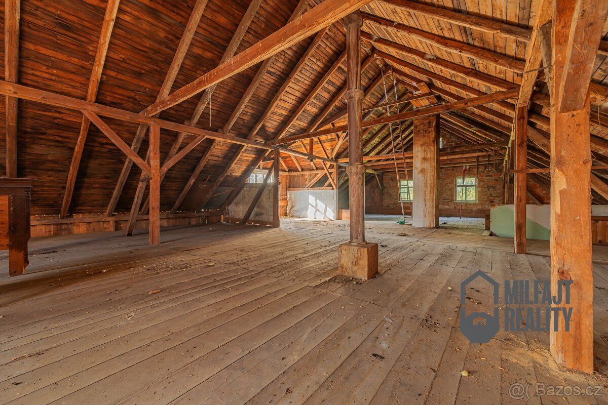Prodej pozemku 36.850 m², Hamr na Jezeře - Břevniště