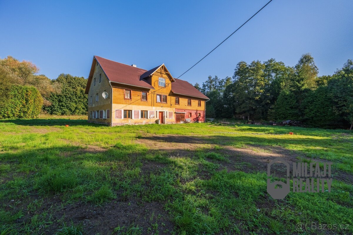 Prodej pozemku 36.850 m², Hamr na Jezeře - Břevniště
