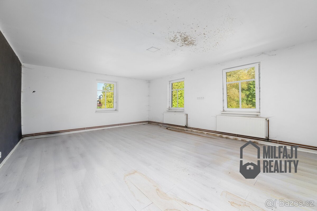 Prodej pozemku 36.850 m², Hamr na Jezeře - Břevniště