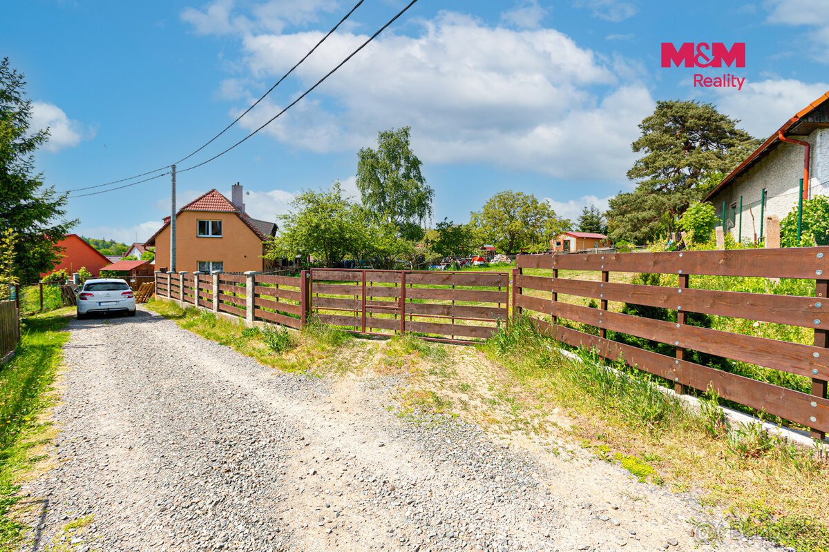 Prodej pozemku, 952 m², Háje