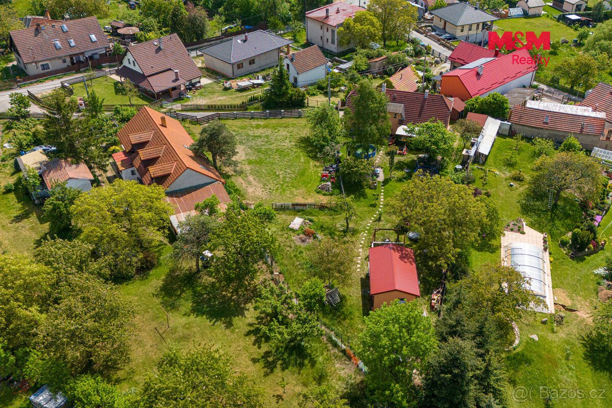 Prodej pozemku, 952 m², Háje