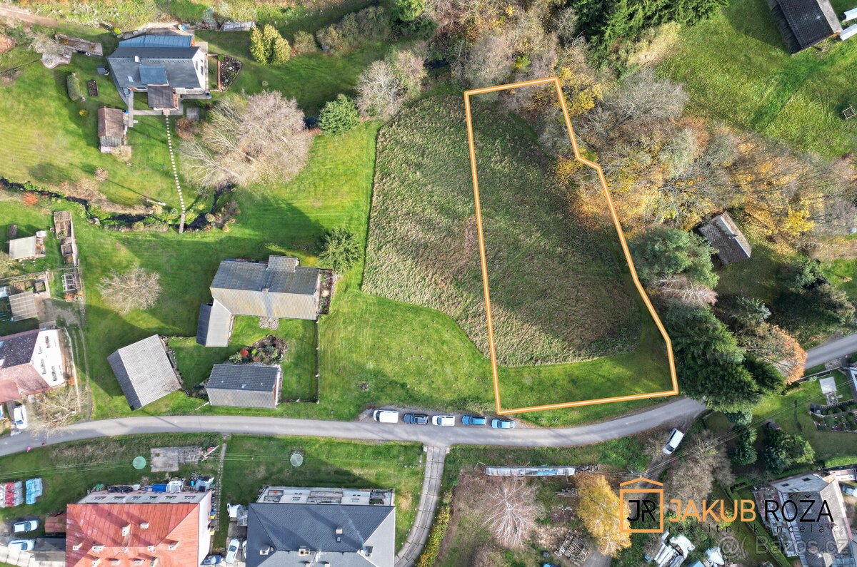 Prodej stavebního pozemku 1.989 m2 Mříčná
