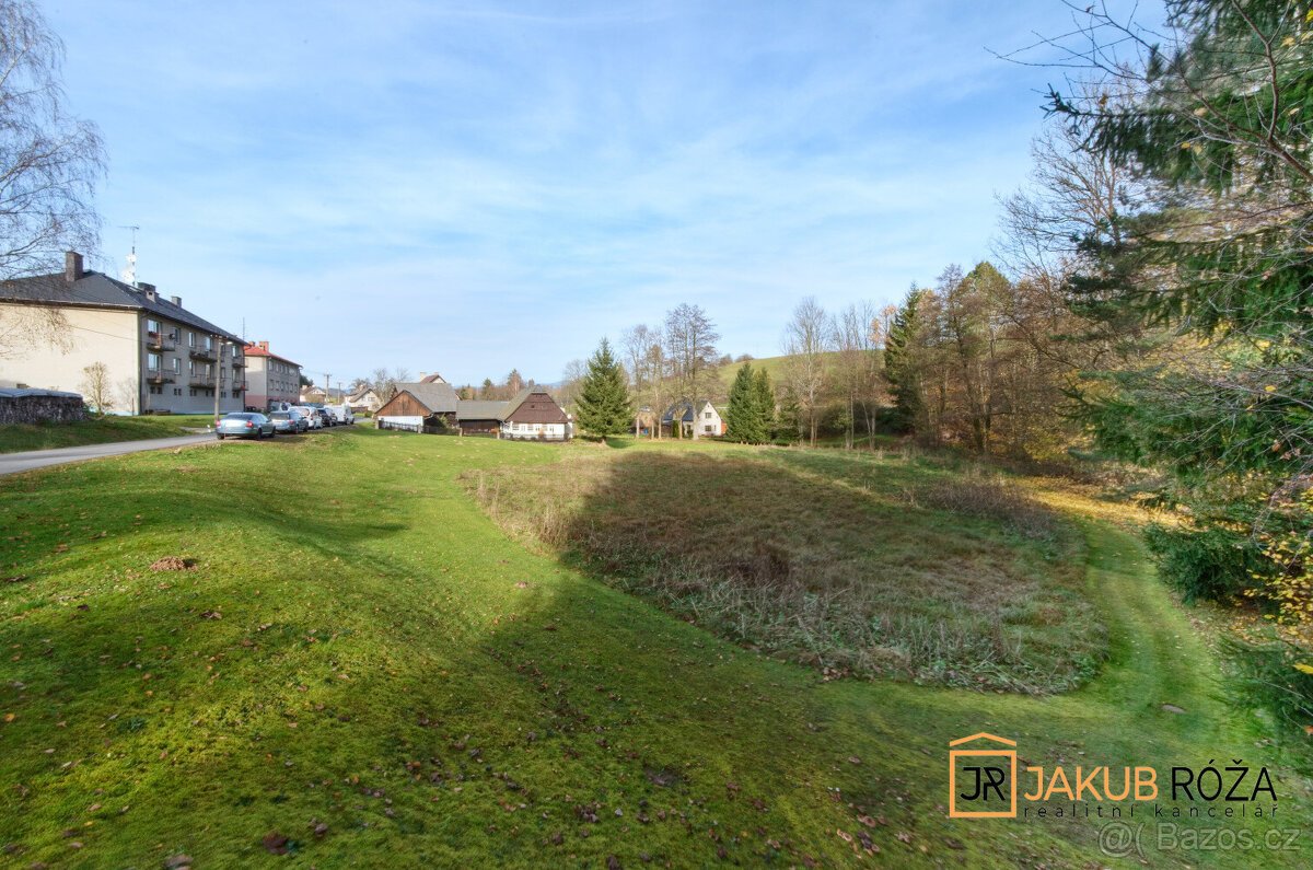 Prodej stavebního pozemku 1.989 m2 Mříčná