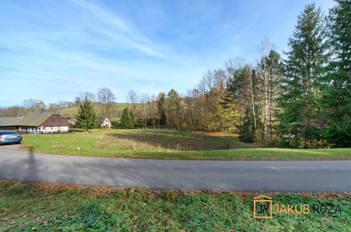 Prodej stavebního pozemku 1.989 m2 Mříčná