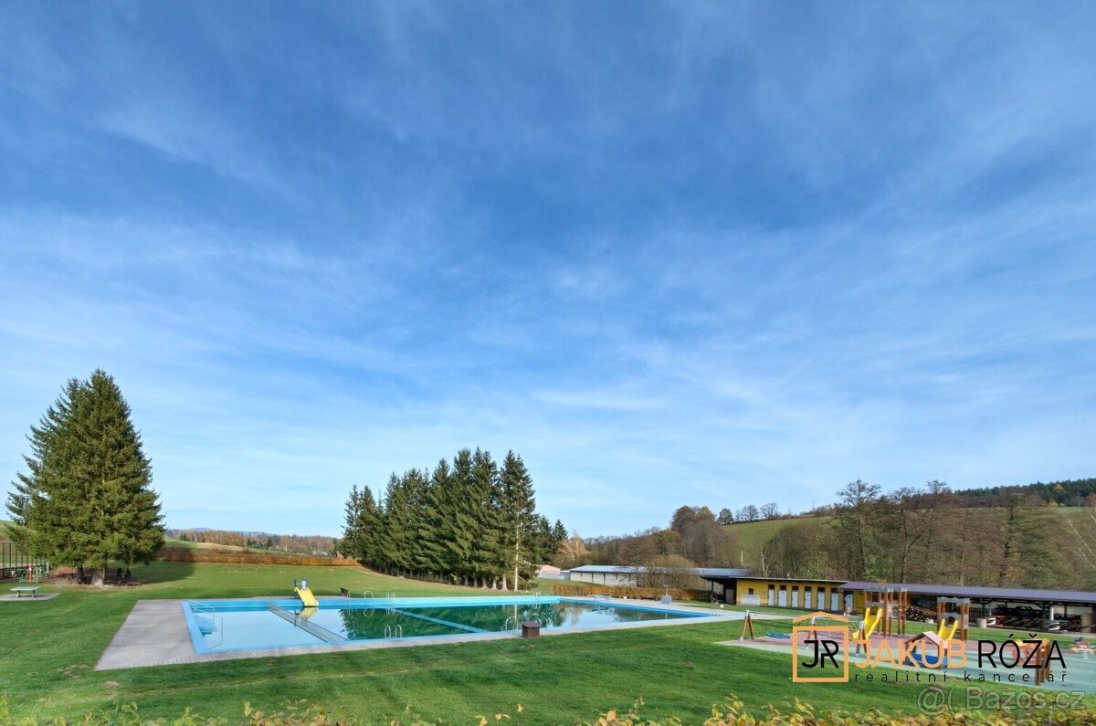Prodej stavebního pozemku 1.989 m2 Mříčná