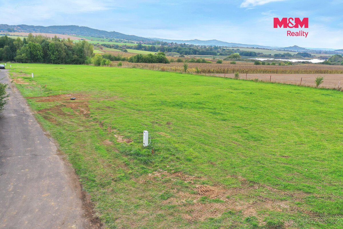 Prodej pozemku k bydlení, 1203 m², Ostružno