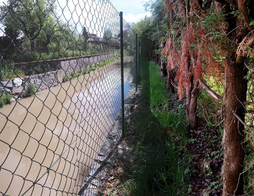 Prodej pozemku 594 m2 na RD se staveb. povolením P10 Benice