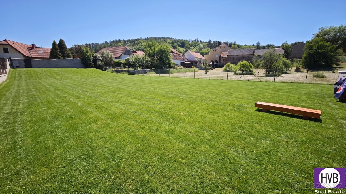 Prodej stavebního pozemku 1046 m², Stradonice, okr. Beroun