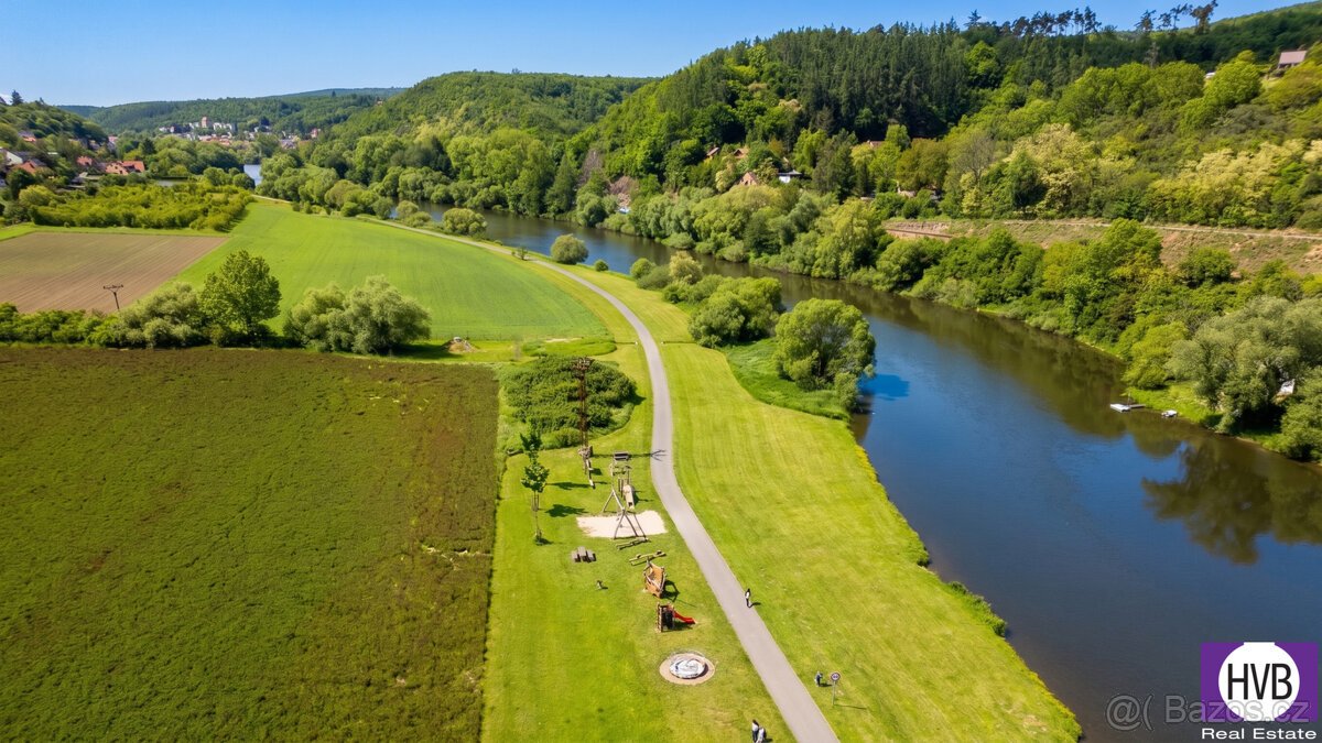 Prodej stavebního pozemku 1046 m², Stradonice, okr. Beroun