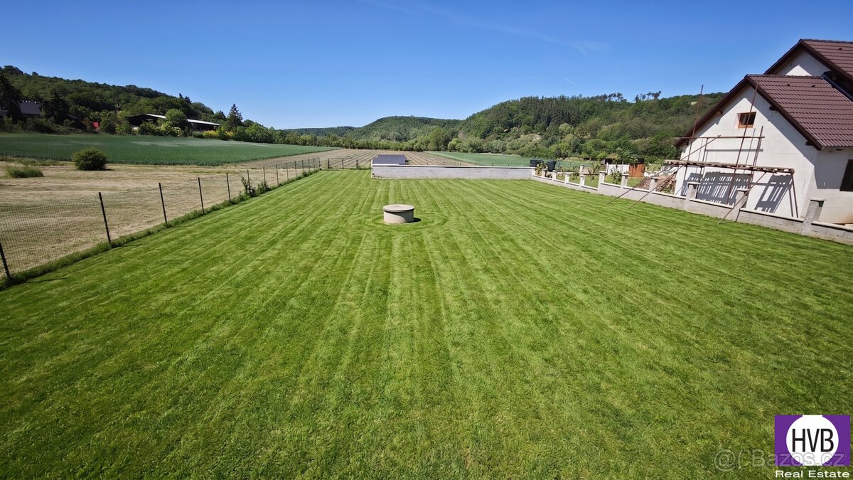 Prodej stavebního pozemku 1046 m², Stradonice, okr. Beroun