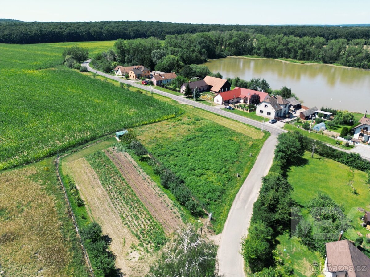Stavební pozemek v klidné lokalitě Starých Nechanic