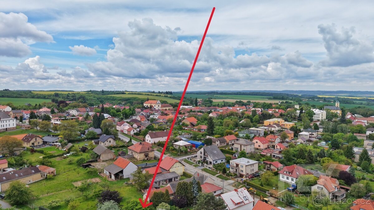 Prodej útulného pozemku v obci Zásmuky - 610 m2