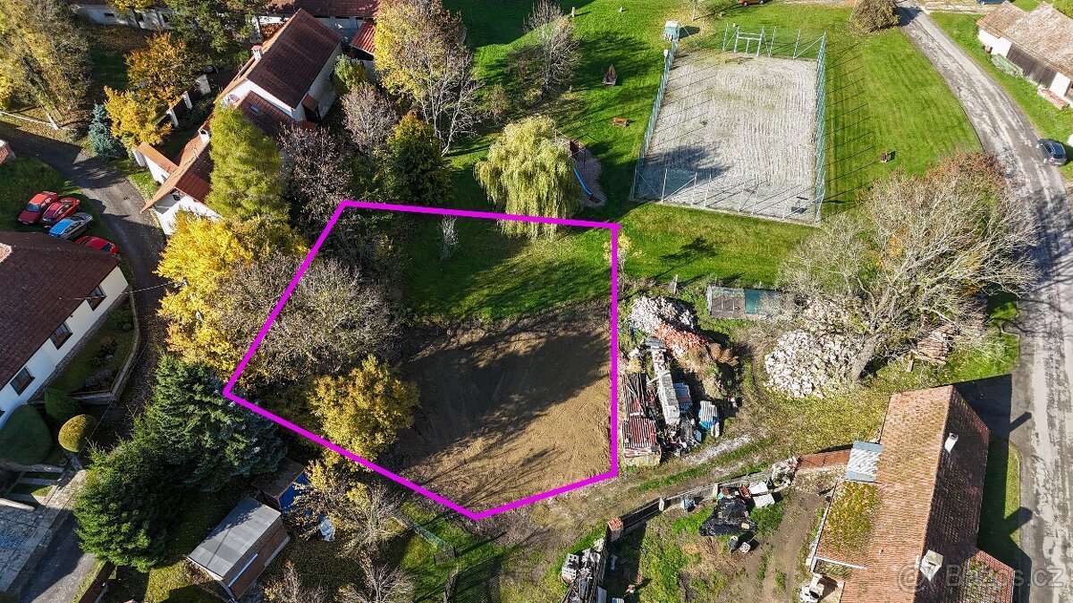 STAVÍTE HNED – Pozemek připravený k okamžitému využití