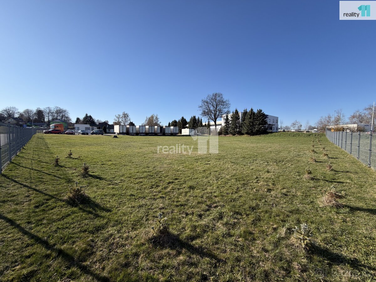 Prodej pozemku o ploše 2 833 m² určený k budoucí výstavbě v 