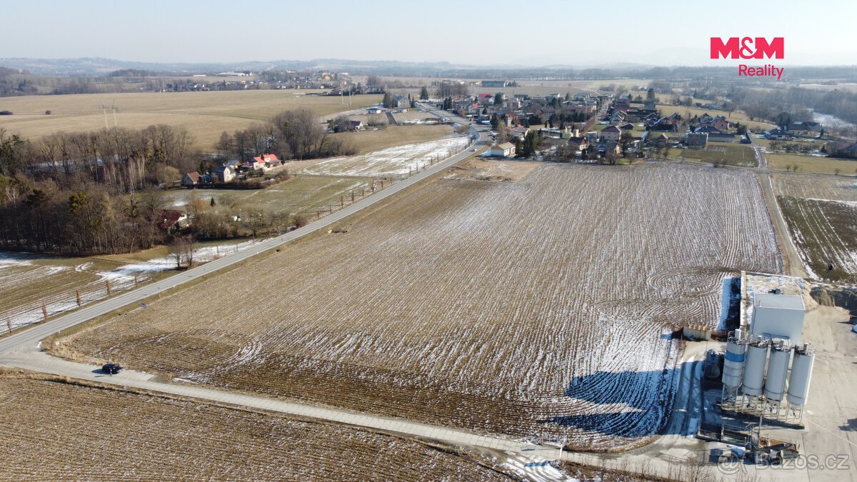 Prodej Komerčního pozemku v obci Vojkovice, 4.652m2