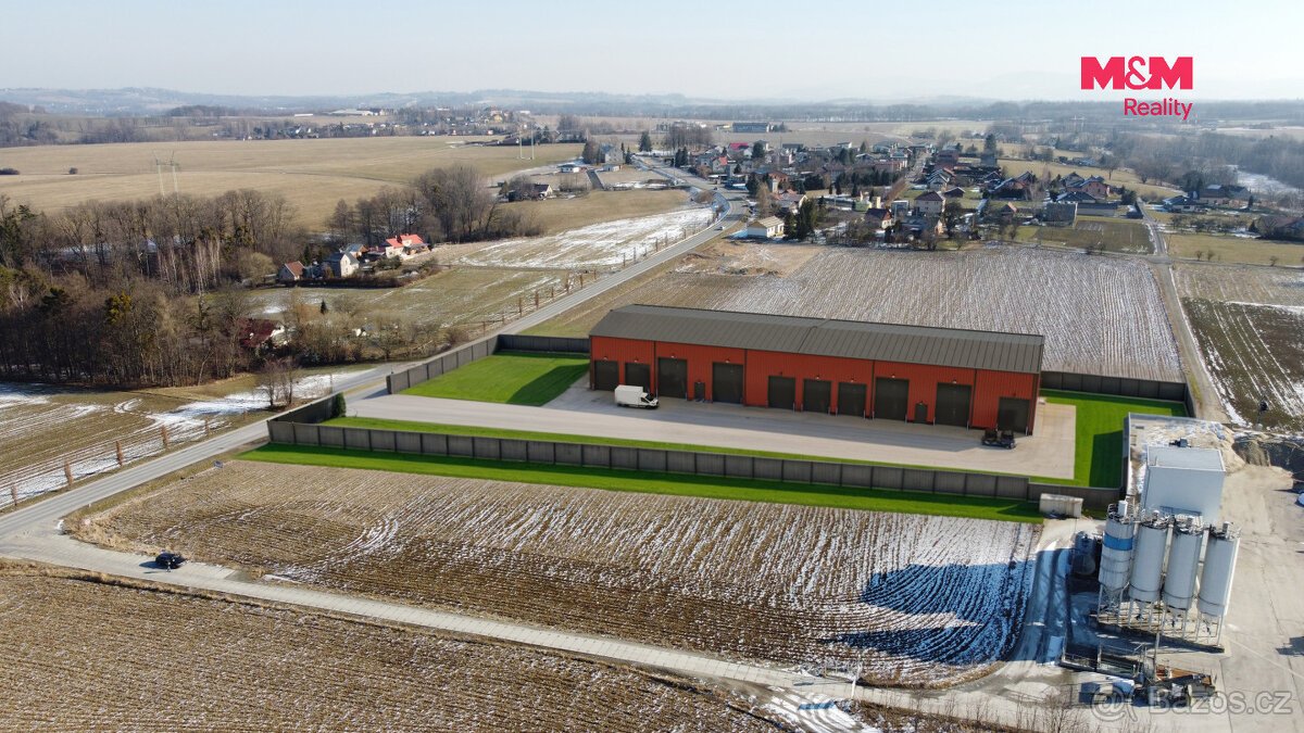 Prodej Komerčního pozemku v obci Vojkovice, 4.652m2