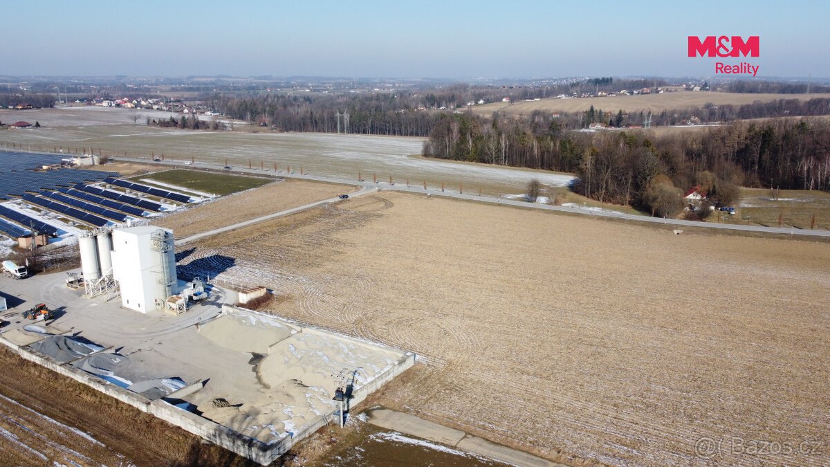 Prodej Komerčního pozemku v obci Vojkovice, 4.652m2