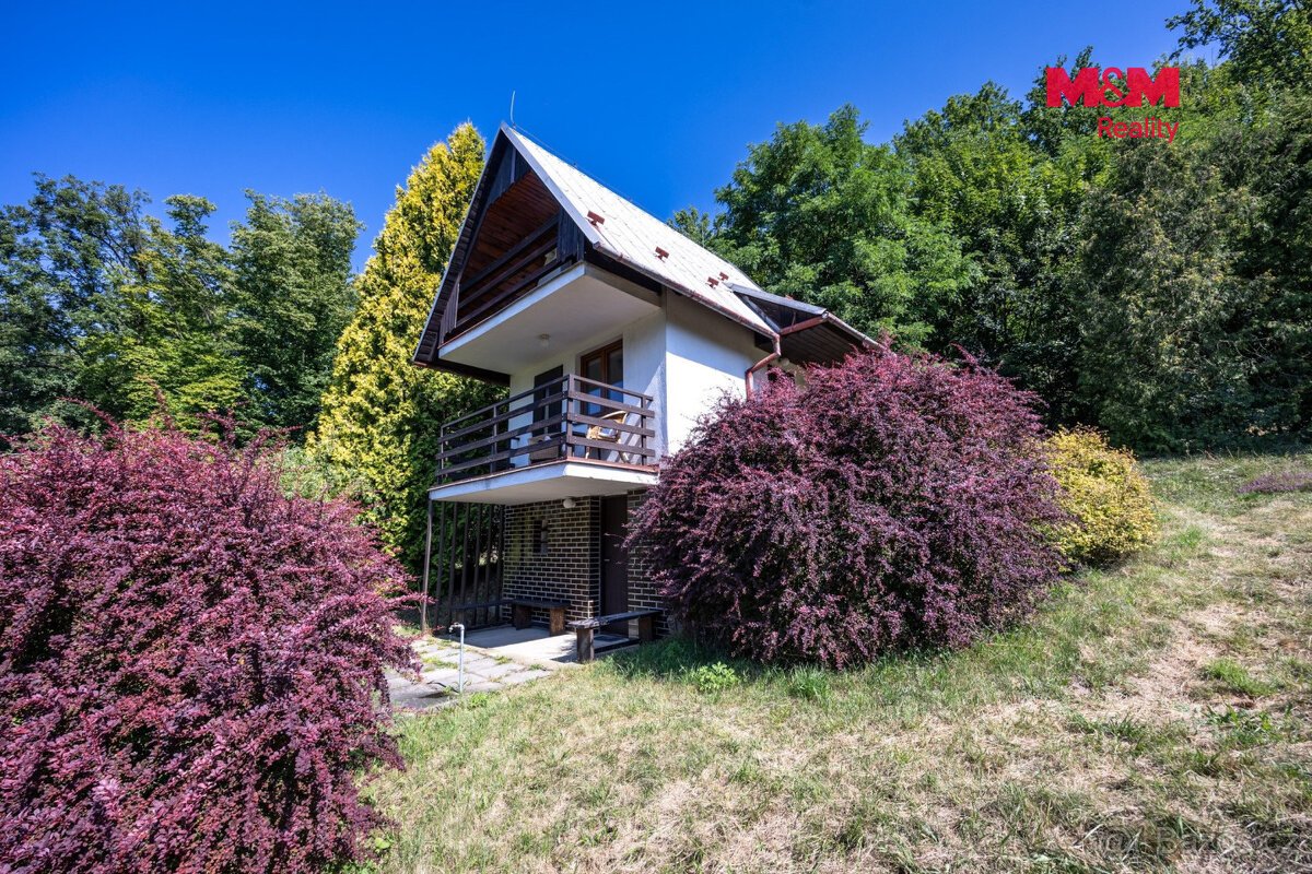 Prodej pozemku k bydlení, 1946 m², s chatou, Šternberk