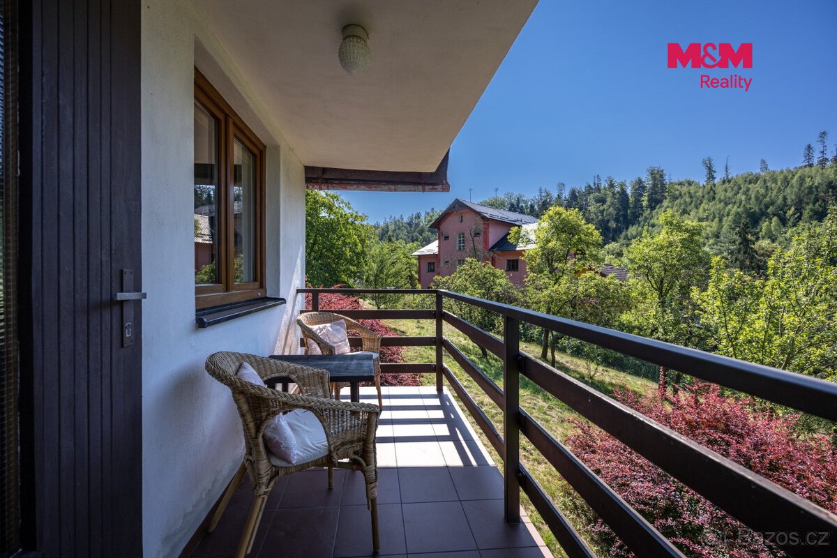 Prodej pozemku k bydlení, 1946 m², s chatou, Šternberk