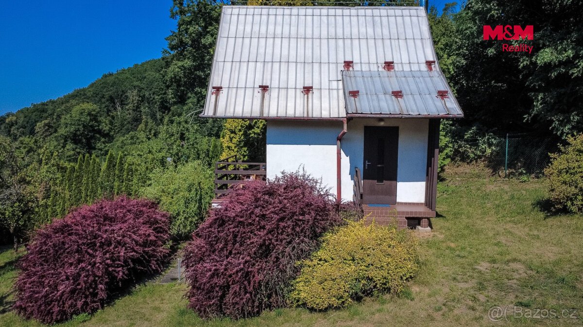 Prodej pozemku k bydlení, 1946 m², s chatou, Šternberk
