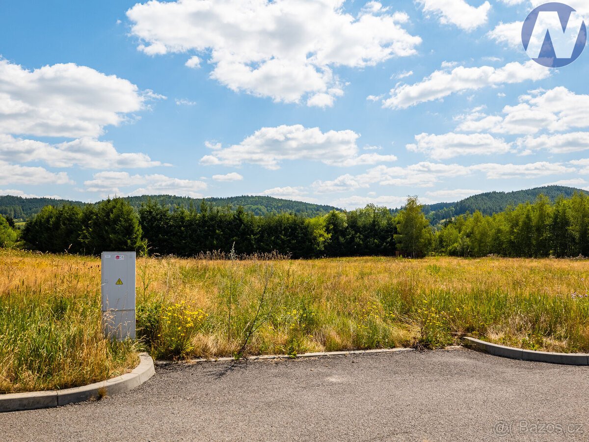 Prodej zasíťovaného stavebního pozemku 1 563 m² - Zdíkov, Šu