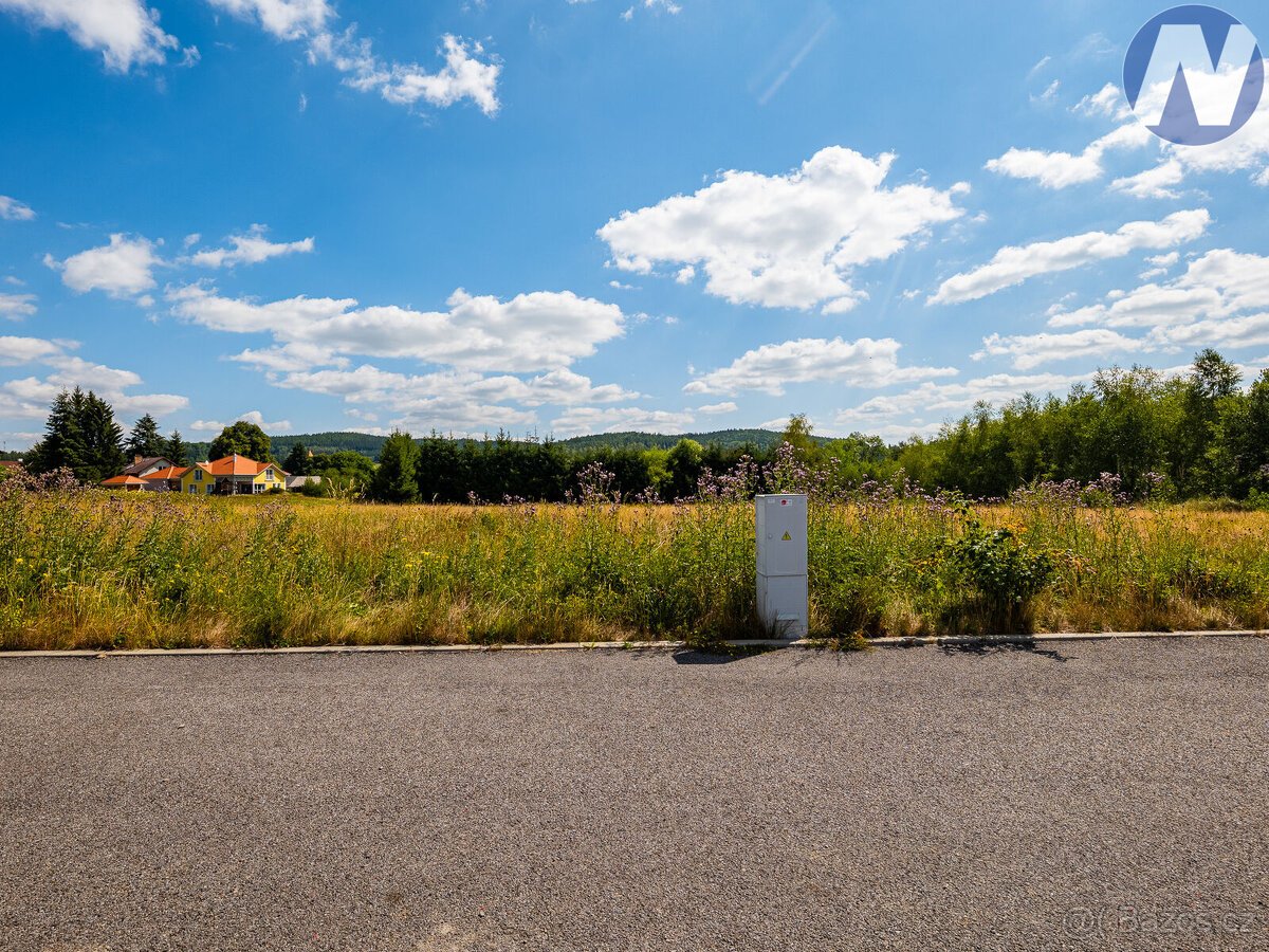 Prodej zasíťovaného stavebního pozemku 1 563 m² - Zdíkov, Šu
