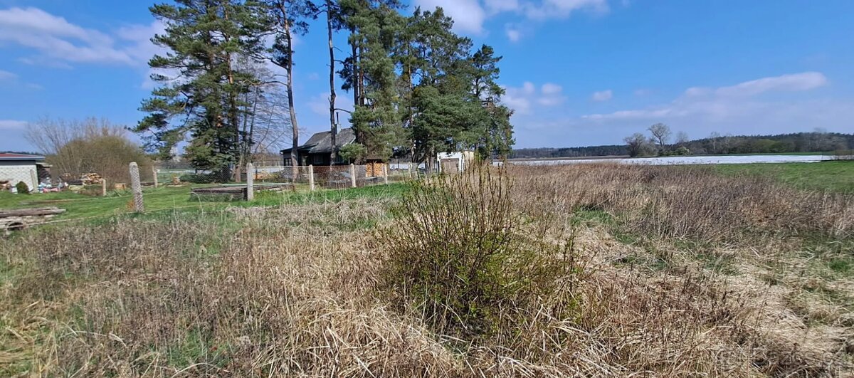 Prodej stavebního pozemku 1267 m² Sadská
