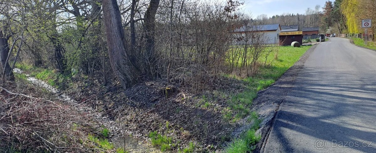Prodej stavebního pozemku 1267 m² Sadská