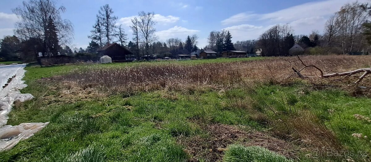 Prodej stavebního pozemku 1267 m² Sadská