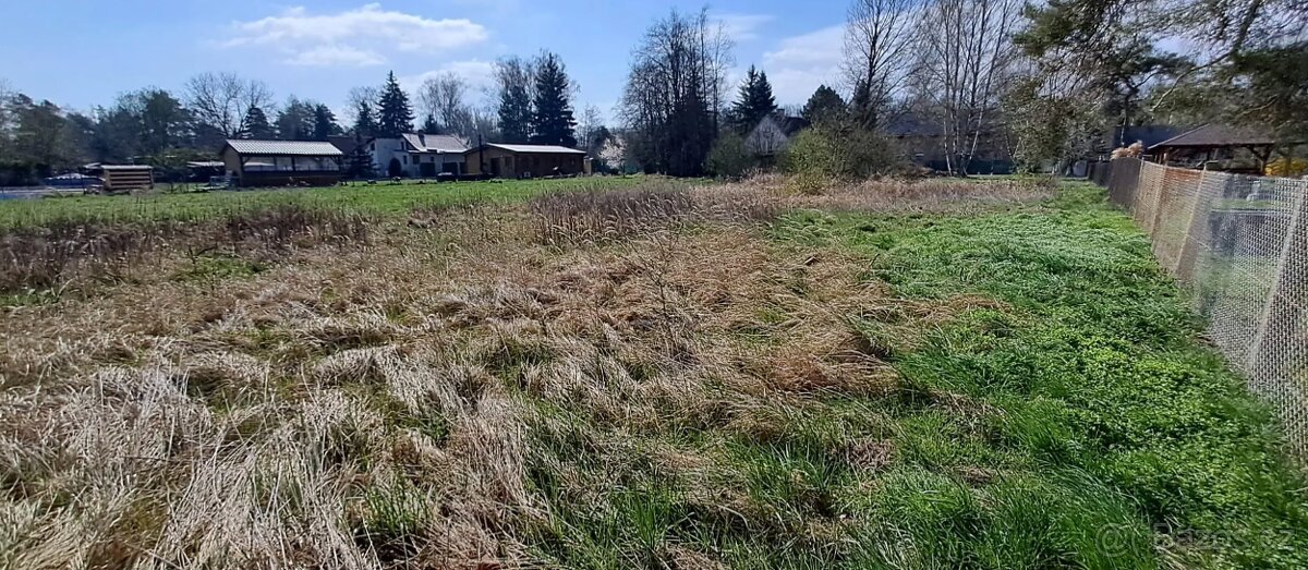 Prodej stavebního pozemku 1267 m² Sadská