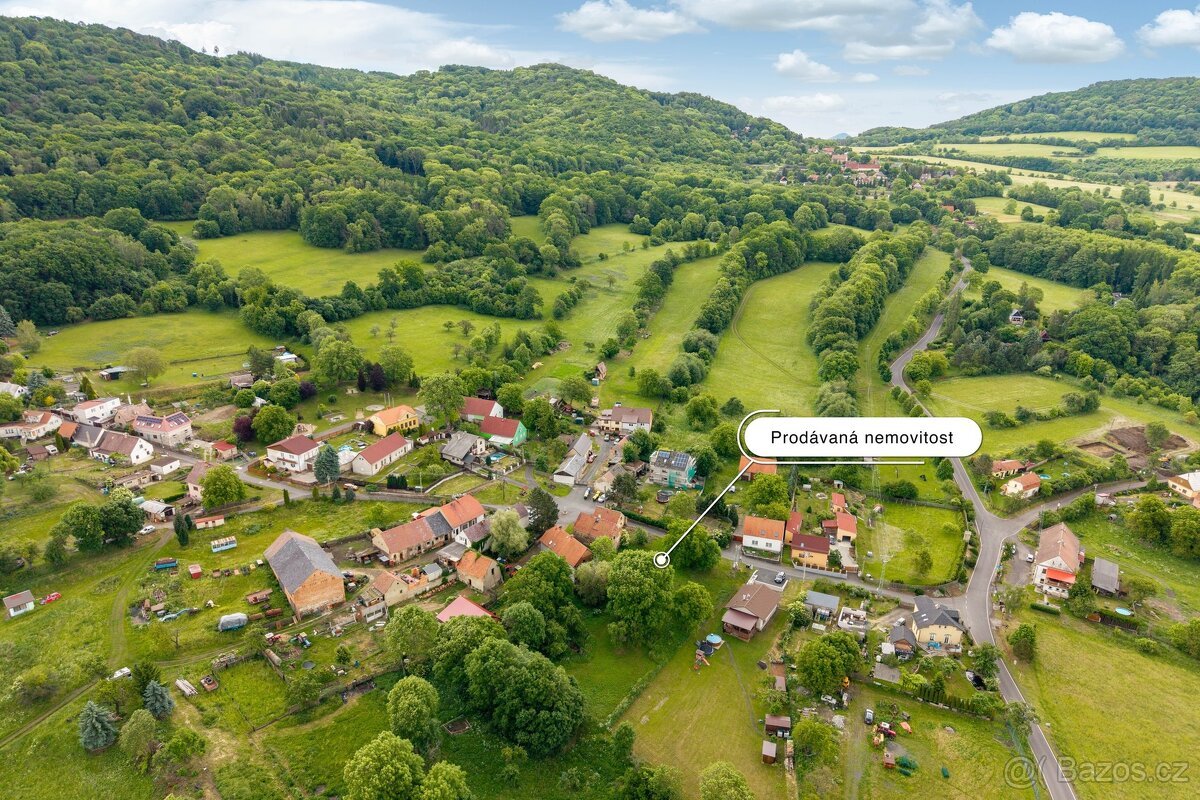 Prodej stavebního pozemku 1 516 m², Lukov - Štěpánov