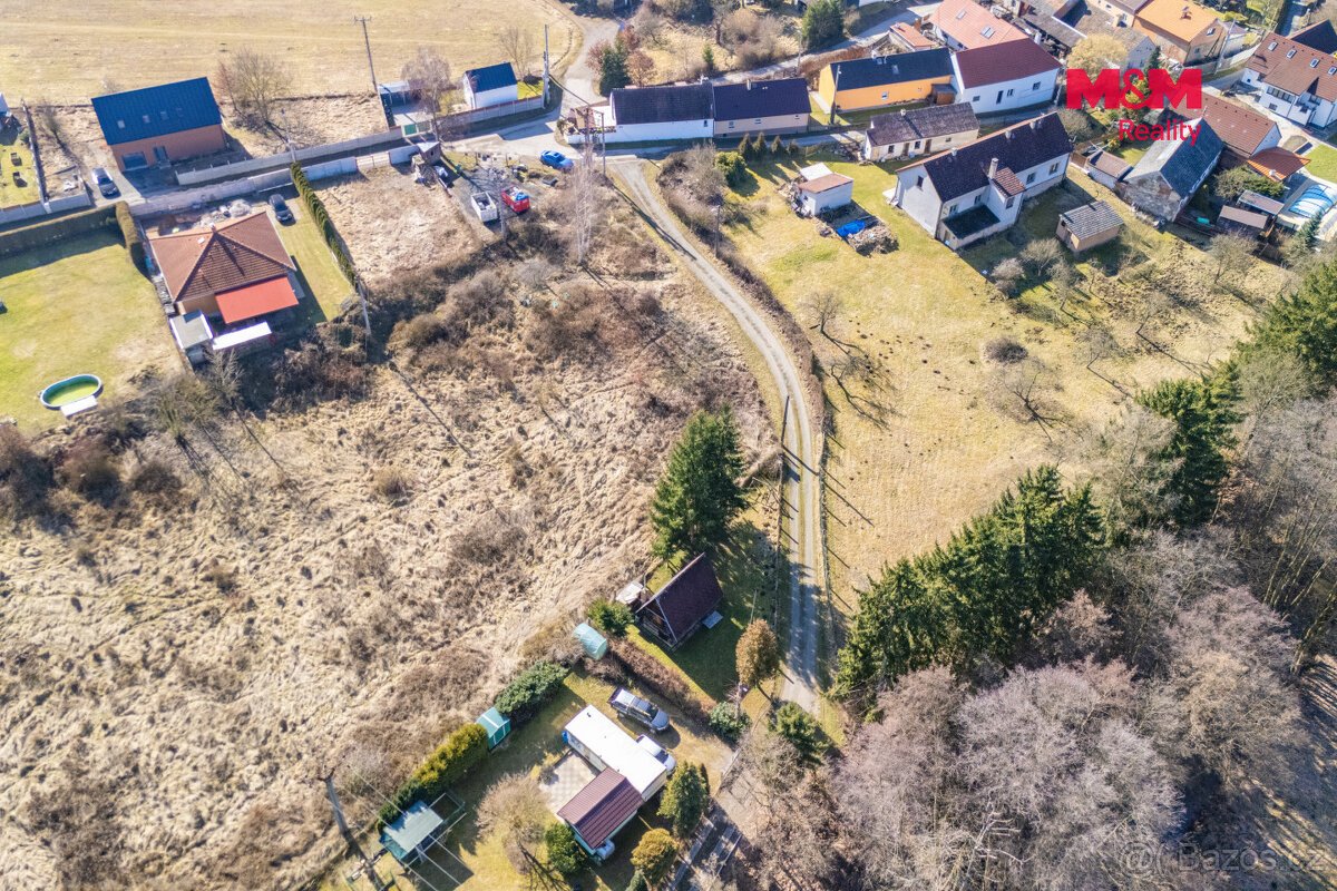 Prodej pozemku k bydlení, 305 m², Chrást