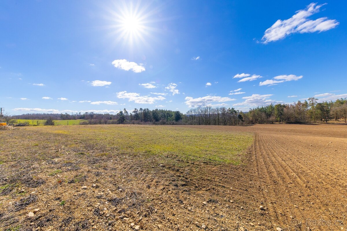 Ideální pozemek pro bungalov 1 000 m² – Jedov u Náměště