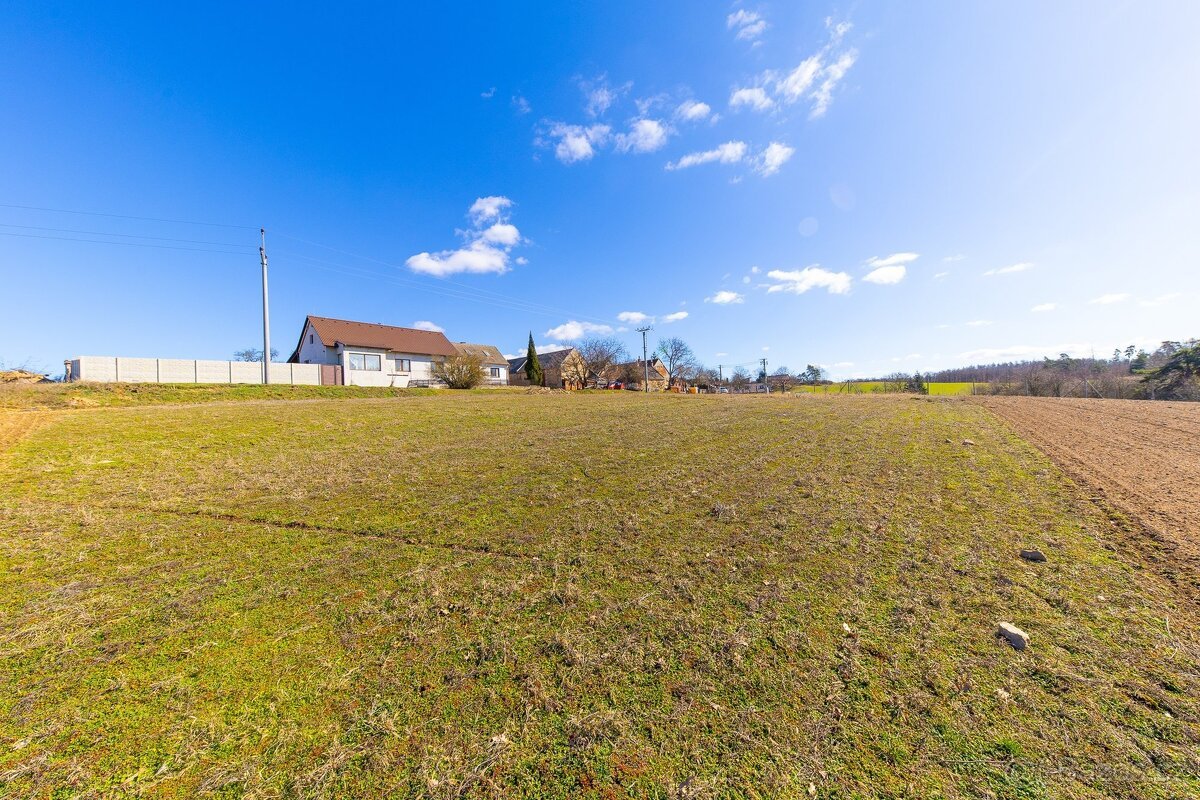 Ideální pozemek pro bungalov 1 000 m² – Jedov u Náměště