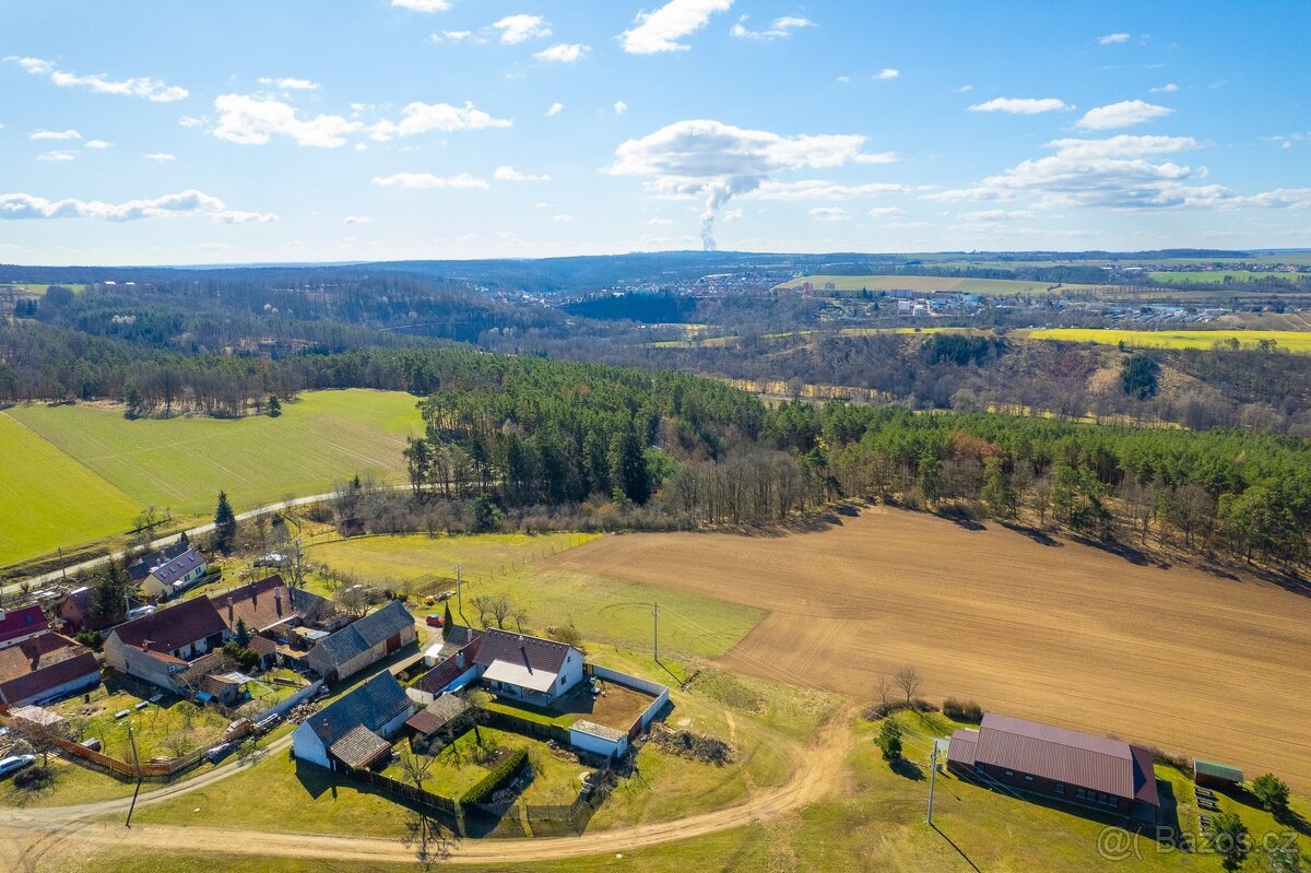 Ideální pozemek pro bungalov 1 000 m² – Jedov u Náměště