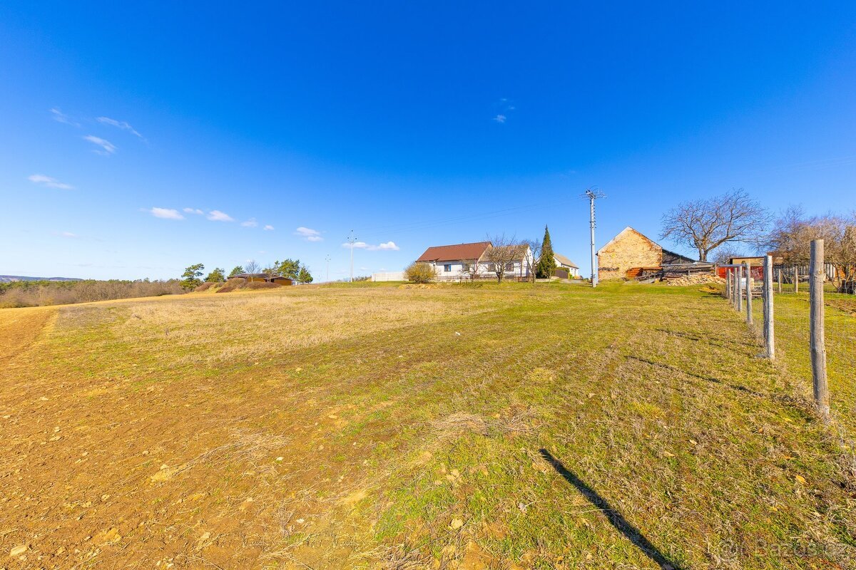 Ideální pozemek pro bungalov 1 000 m² – Jedov u Náměště