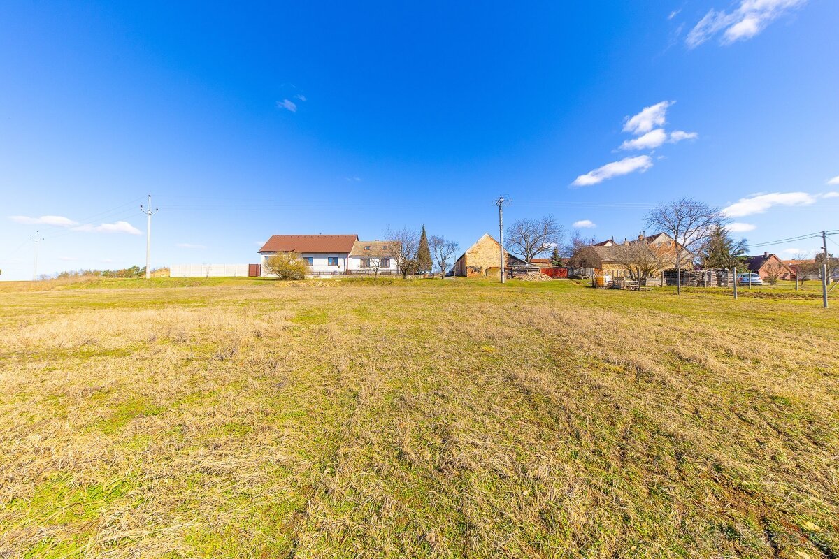 Ideální pozemek pro bungalov 1 000 m² – Jedov u Náměště