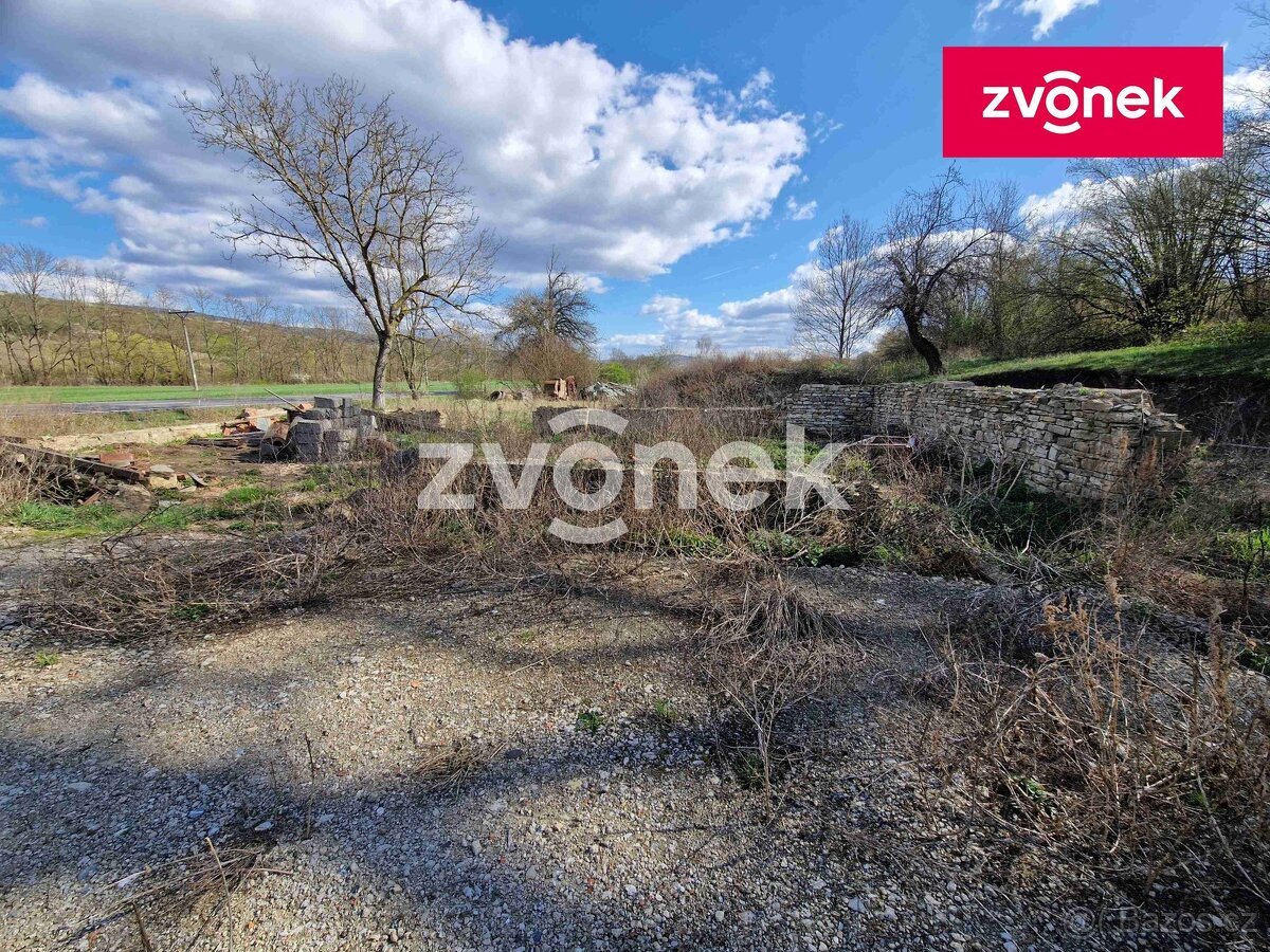 Prodej komerčního pozemku 2 441 m², Velká nad Veličkou