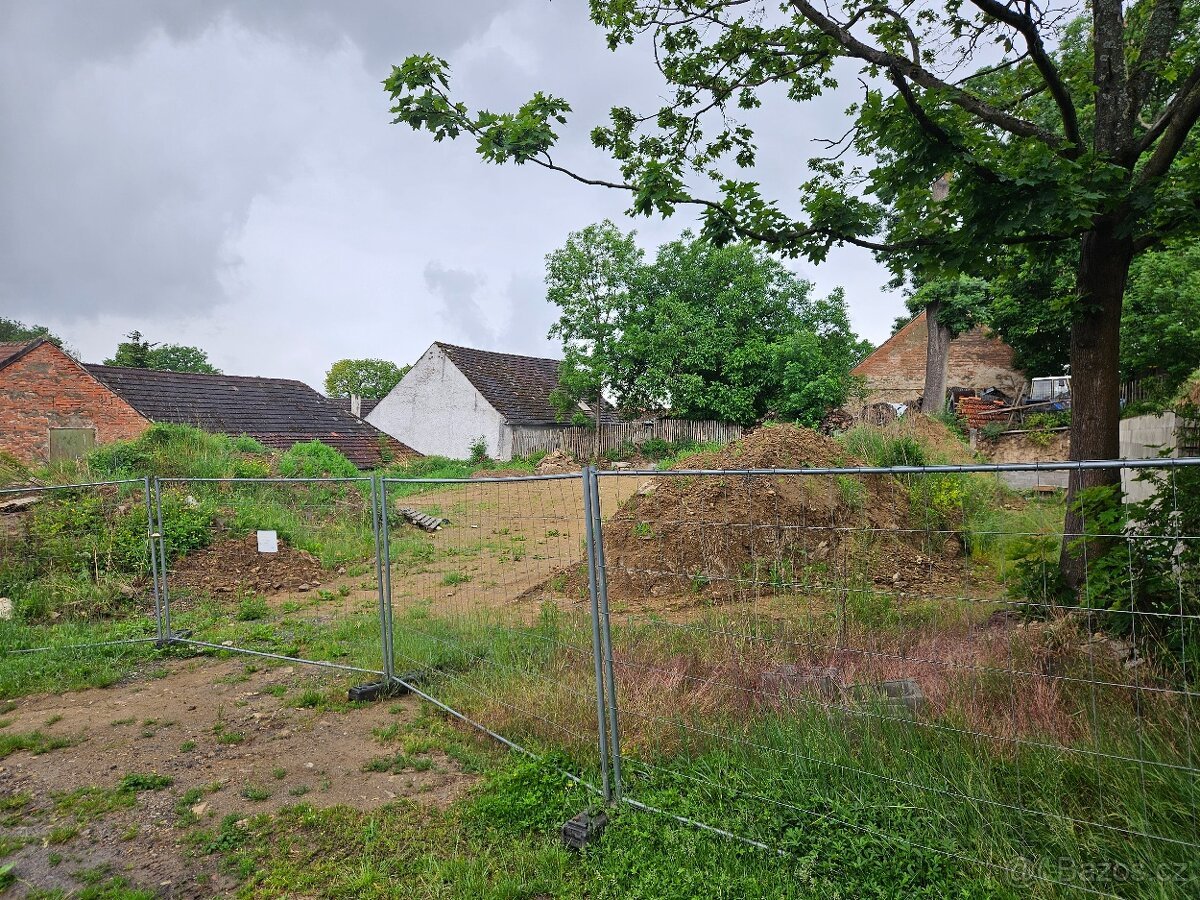 Prodej stavebního pozemku 789m² do smazání