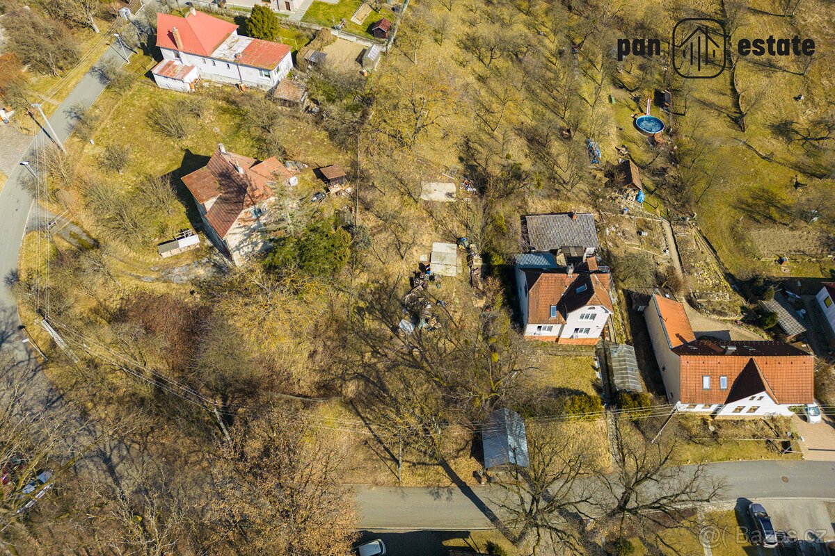 Prodej stavebního pozemku 585 m2, Zlín - Mladcová