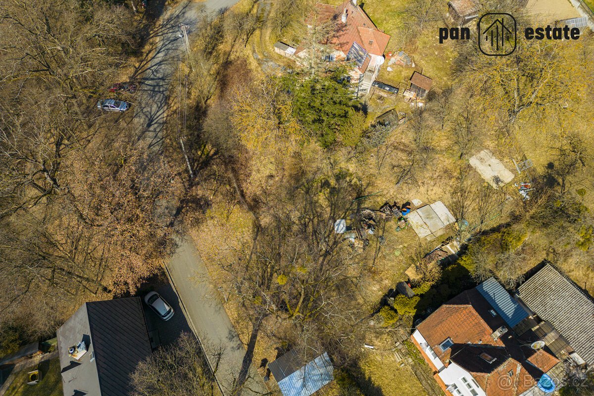 Prodej stavebního pozemku 585 m2, Zlín - Mladcová