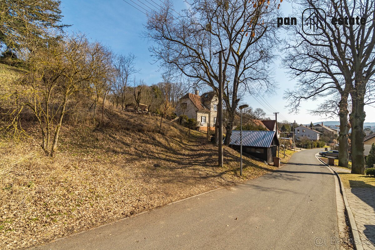 Prodej stavebního pozemku 585 m2, Zlín - Mladcová