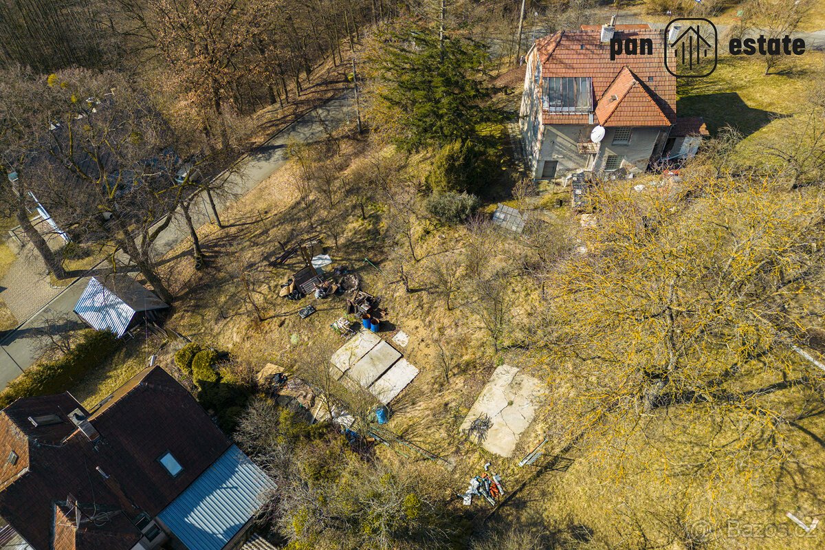 Prodej stavebního pozemku 585 m2, Zlín - Mladcová