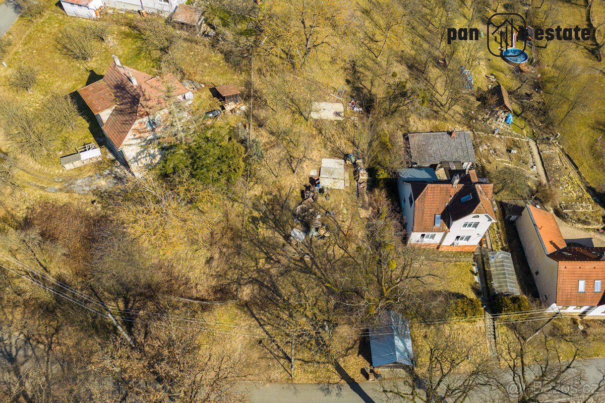 Prodej stavebního pozemku 585 m2, Zlín - Mladcová