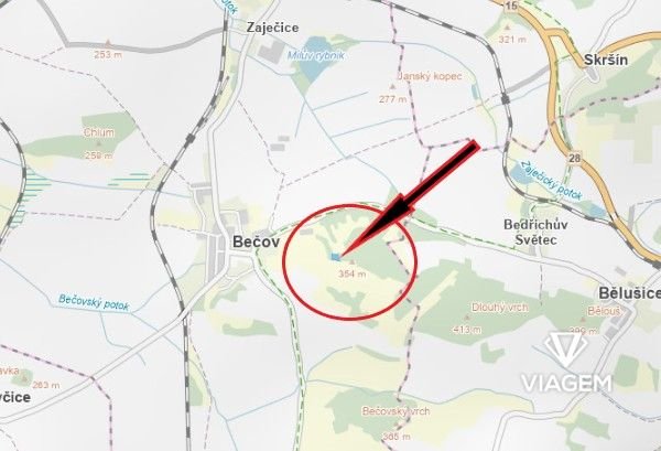 Pole 2 715 m²